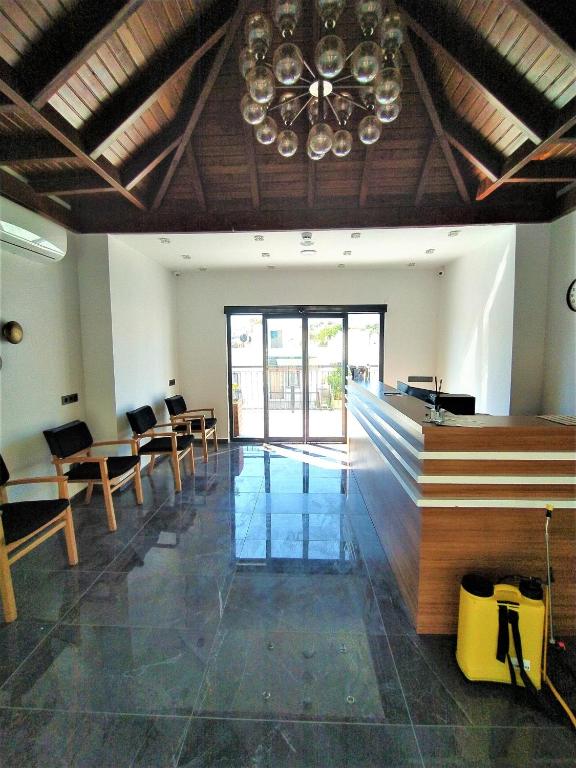 フロント・ロビー