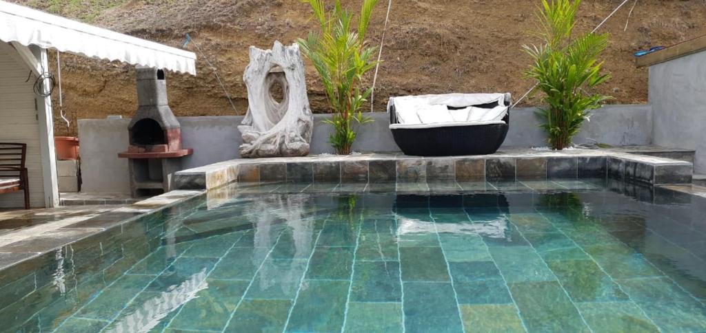 Micha BAYALOCATION, Le François