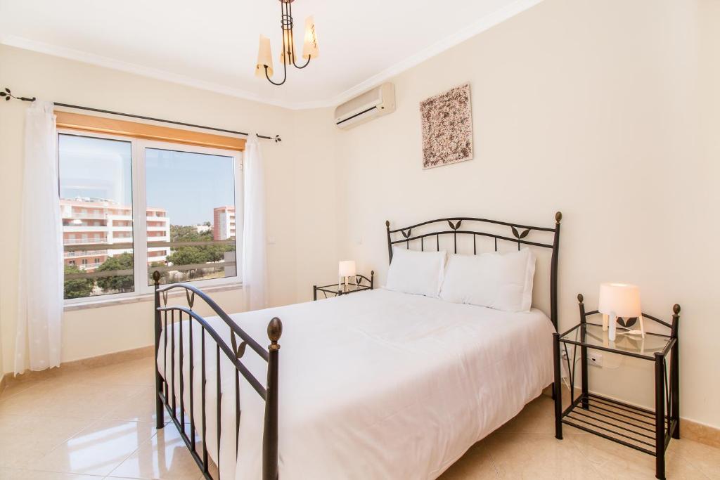 Golden Cliff Apartment photo