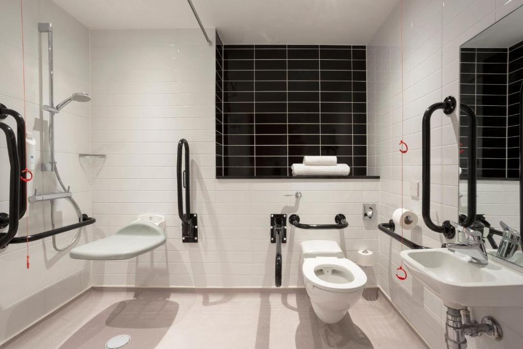 Holiday Inn Express Dunstable Photo 26