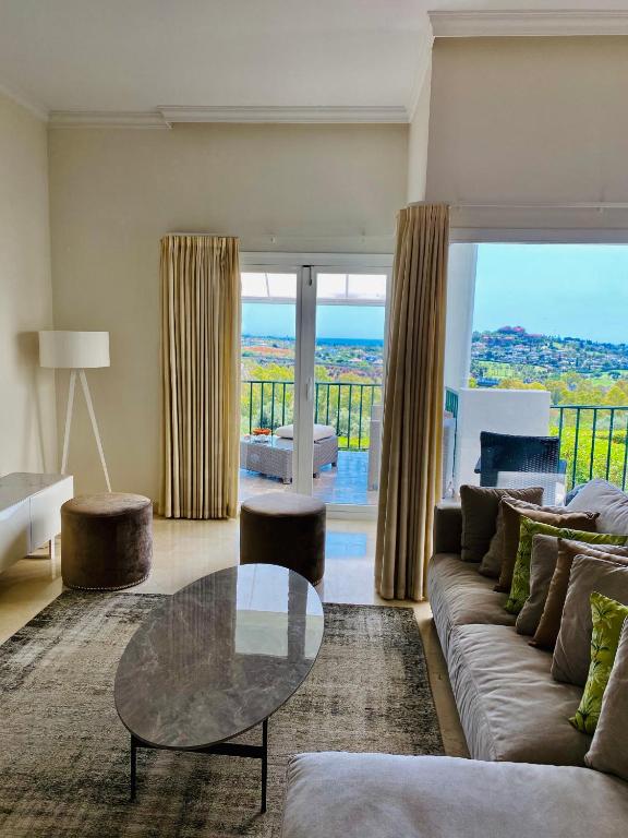 LUXURY 3 BEDROOM HOUSE AT LA QUINTA GOLF COURSE OCEAN and MOUNTAIN VIEW 전경
