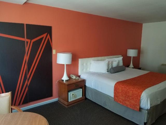 Howard Johnson by Wyndham Atlantic City photo