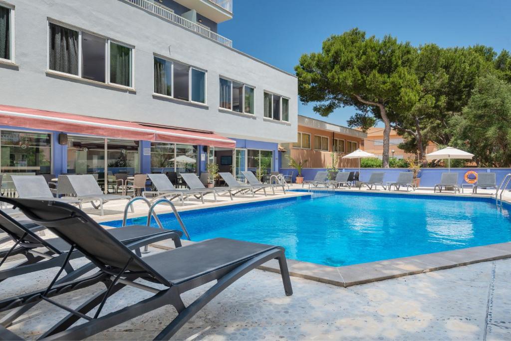 Hotel Torre Azul & Spa - Adults Only — Swimming pool in Playa de Palma, Balearic Islands