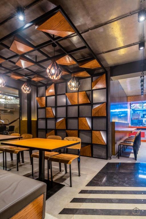 Hotel Crown Inn 편의시설