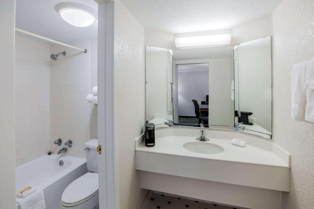 La Quinta Inn by Wyndham Lufkin photo