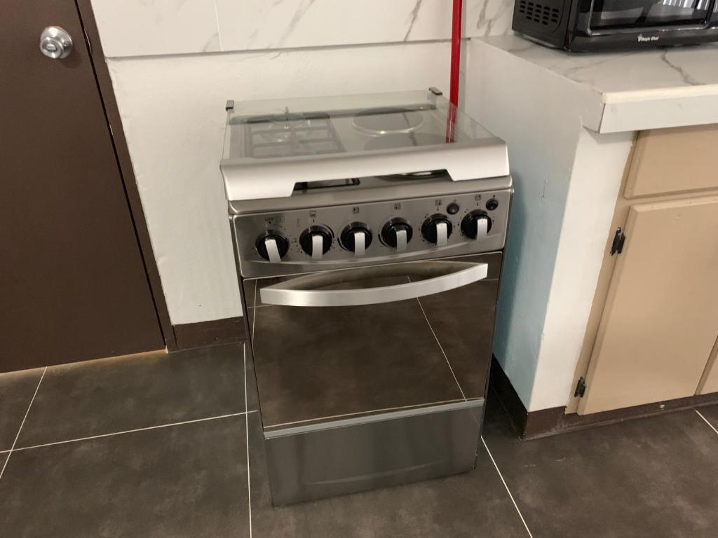 BEAUTIFUL 3 BEDROOM PRIVATE UNIT, FREE PARKING, 호텔 이미지 2