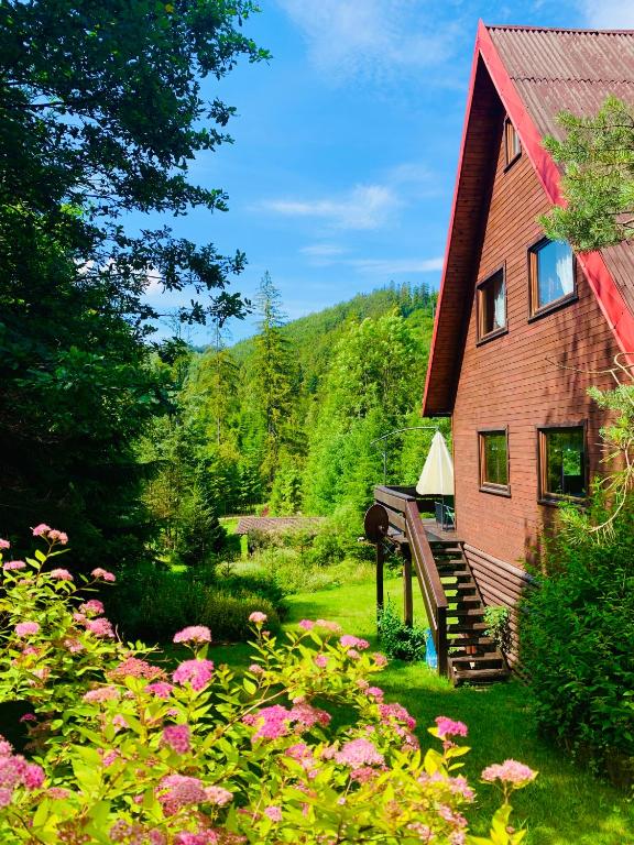 Dom CROCUS z ogrodem w Parku Krajobrazowym, Brenna