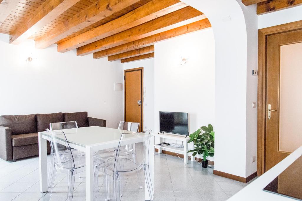 INTERO APPARTAMENTO nel cuore di VICENZA - 2