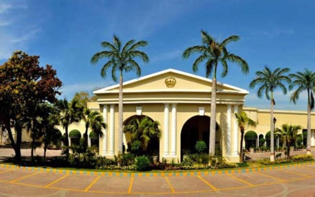 Exterior view, Faletti's Hotel Lahore in Lahore