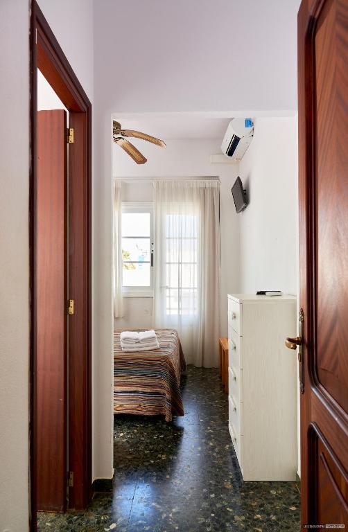 Hostal Illes Pitiuses photo