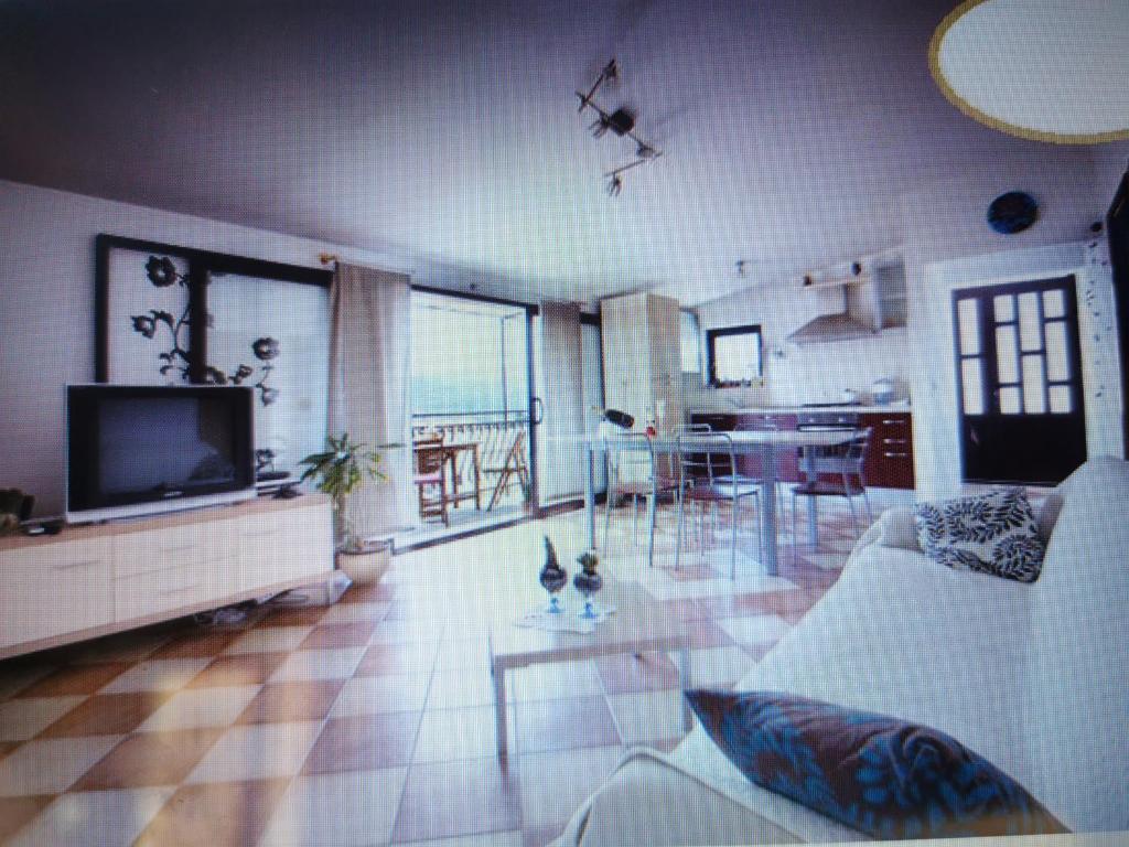 Vanilla skay, Stari Grad