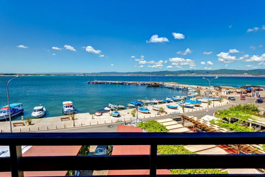 Panorama Blue Hotel - Free Parking photo