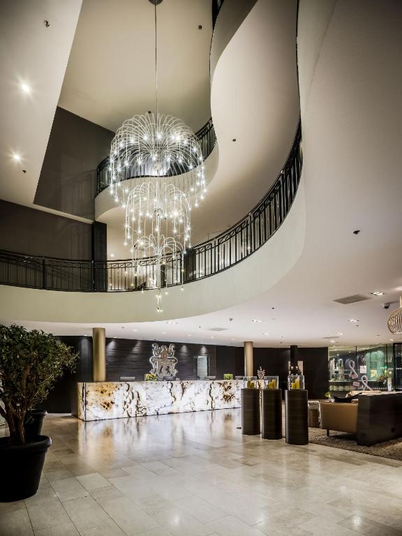 Hotel Van der Valk Maastricht photo