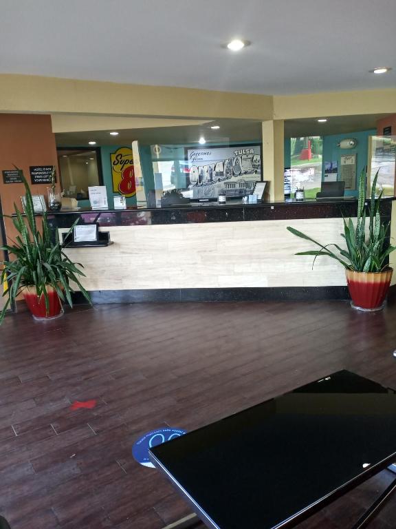 2. 슈퍼 8 바이 ..