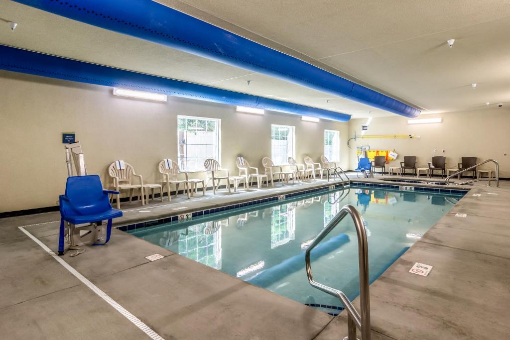 Cobblestone Hotel & Suites - Erie photo