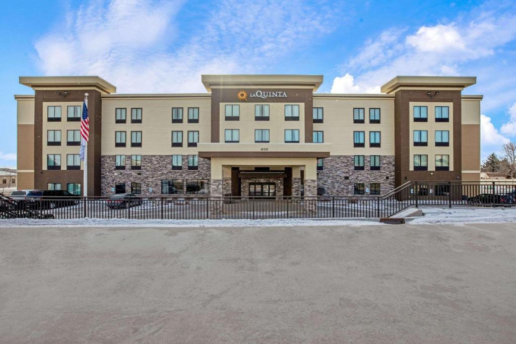 La Quinta Inn & Suites by Wyndham Gillette photo