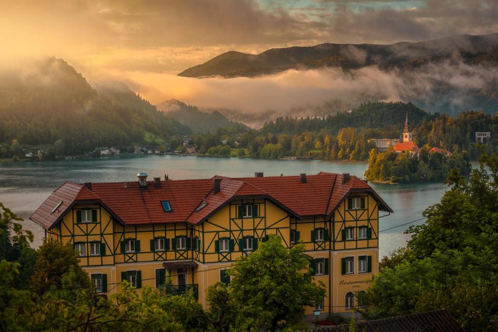 Hotel Triglav — Hotel in Bled