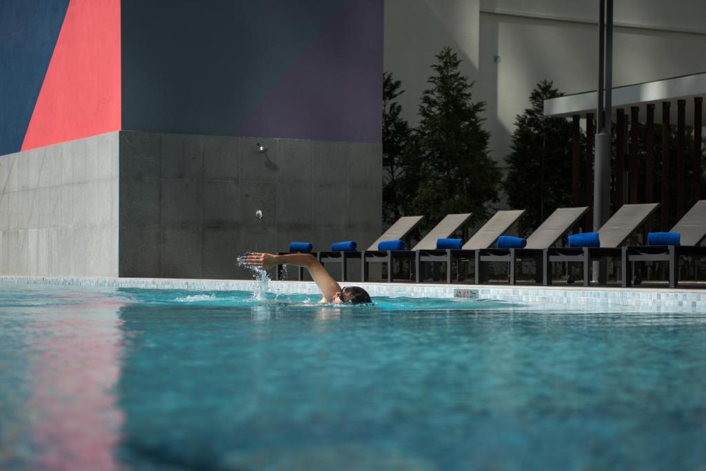 Swimming pool