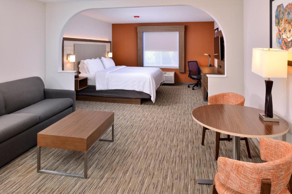 Holiday Inn Express Hotel & Suites Arcata/Eureka-Airport Area By IHG