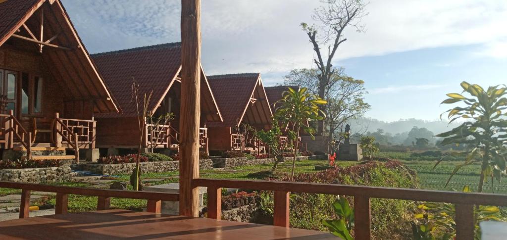 Lakeside Log Cabins photo