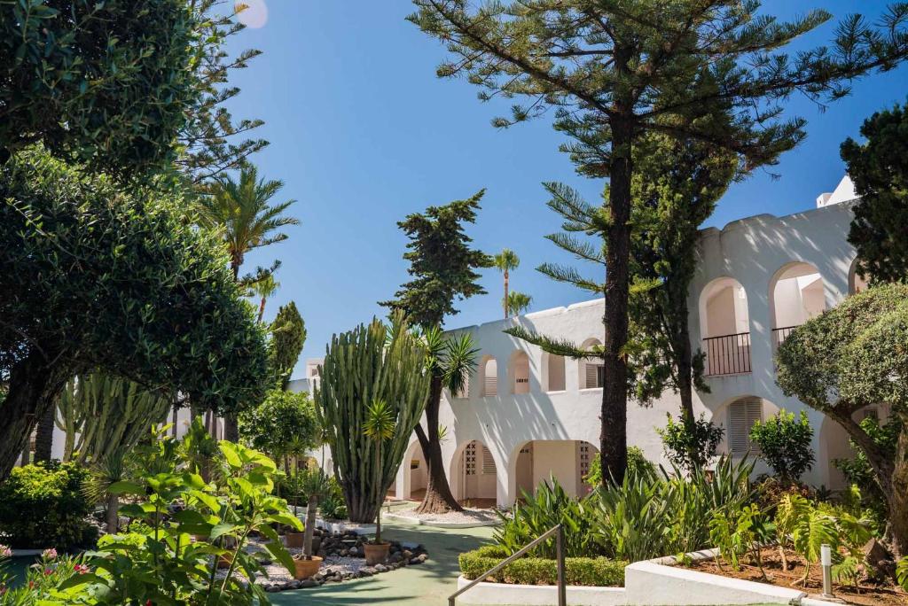 Azahara I, 25A small cozy apartment with great views located in the popular area of Nueva Andalucia - 3