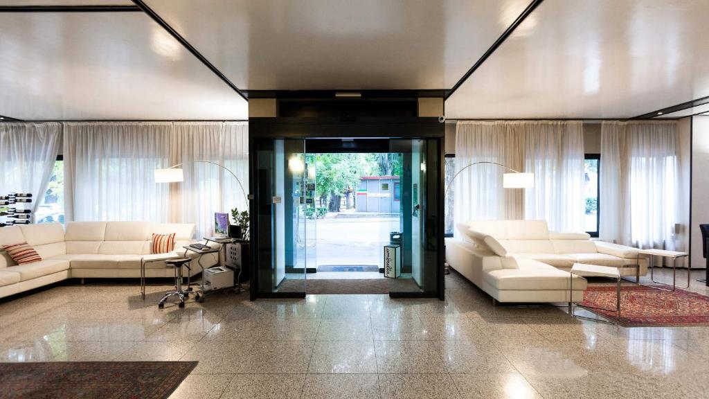Hotel Lis photo