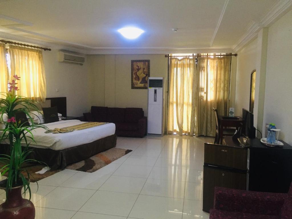 Ace Sunflower Staycation 5 bedroom House in in Takoradi, Ghana