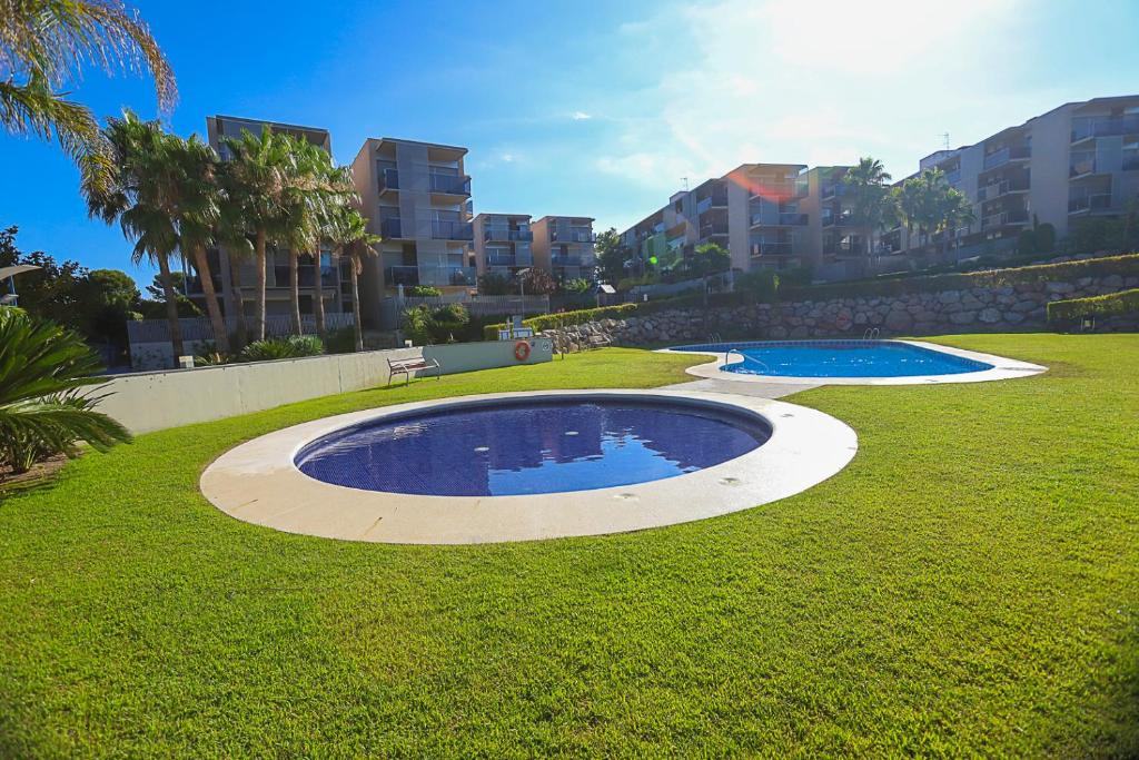 DIFFERENTFLATS Paradise Village Families - 3