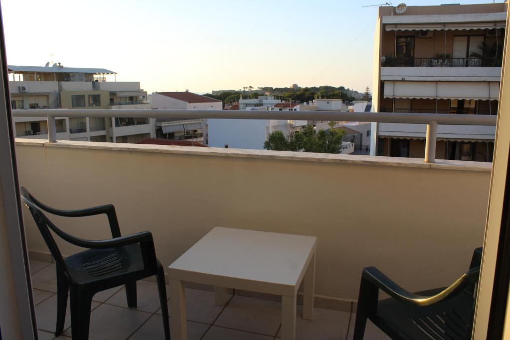Le Chris Central Apartments photo