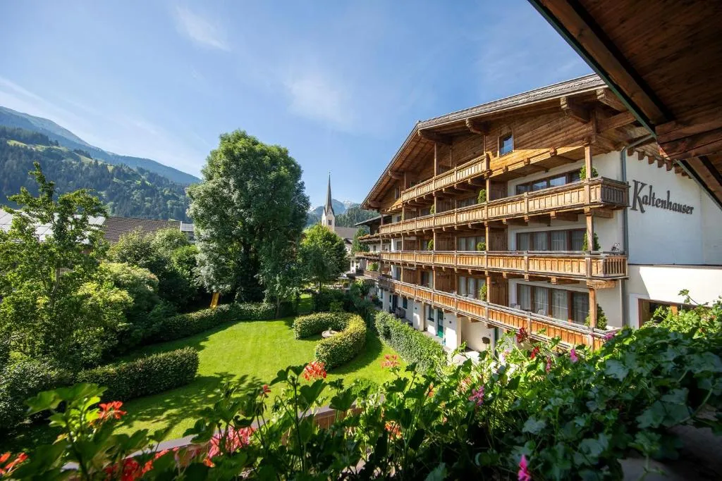 Das gemütliche Dorfhotel Kaltenhauser, hotel en Hollersbach im Pinzgau