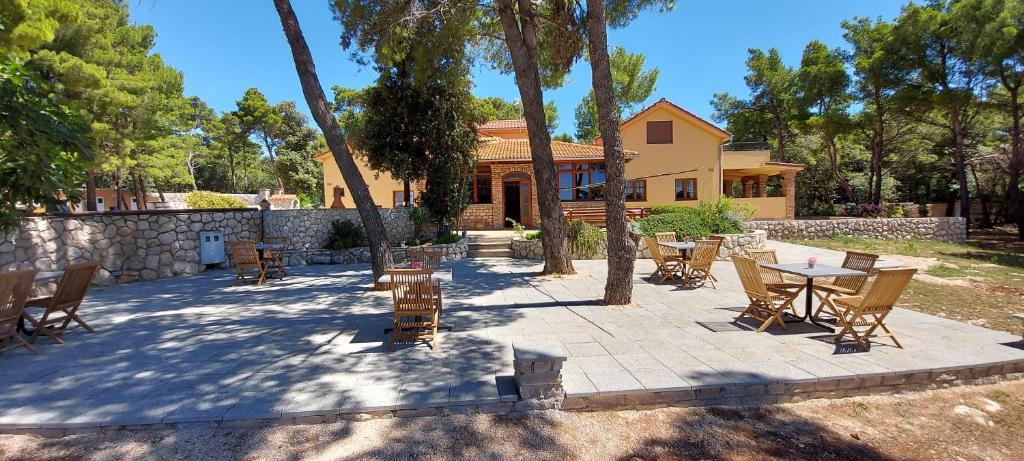 Kandarola Resort, Rab