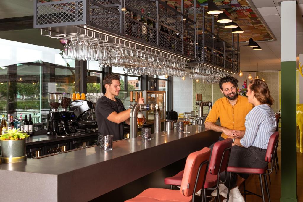 Bar/lounge