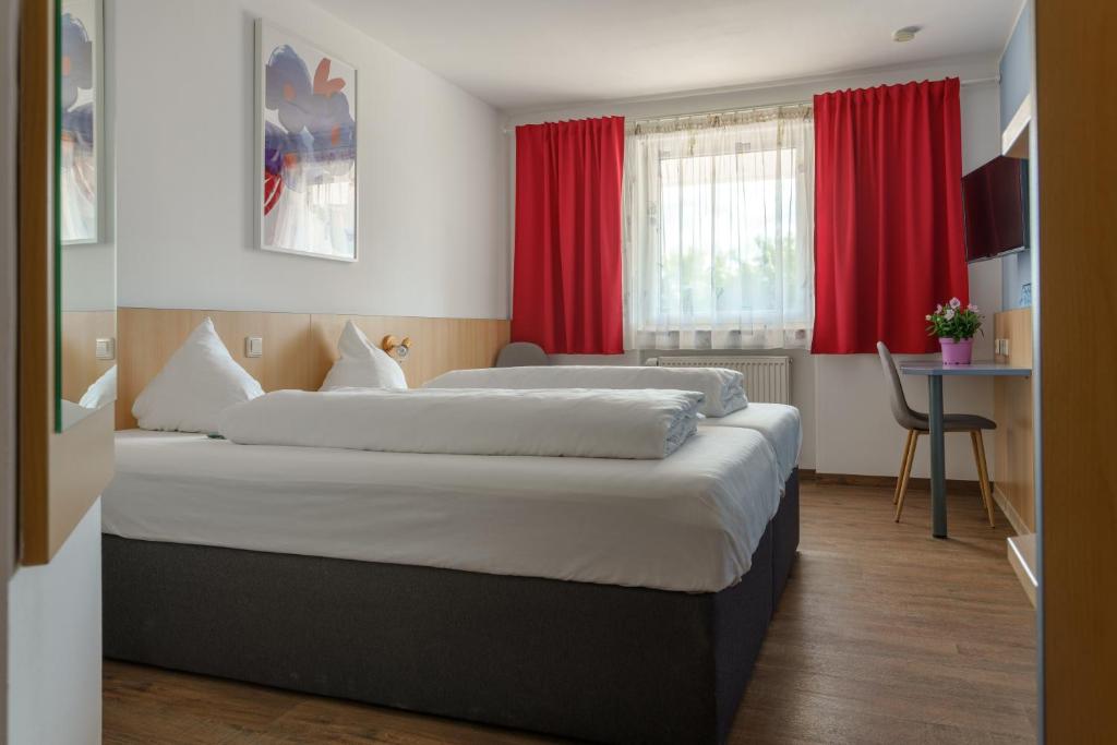 Motel Drei Konig- Ihr Transithotel — Hotel in Heimsheim