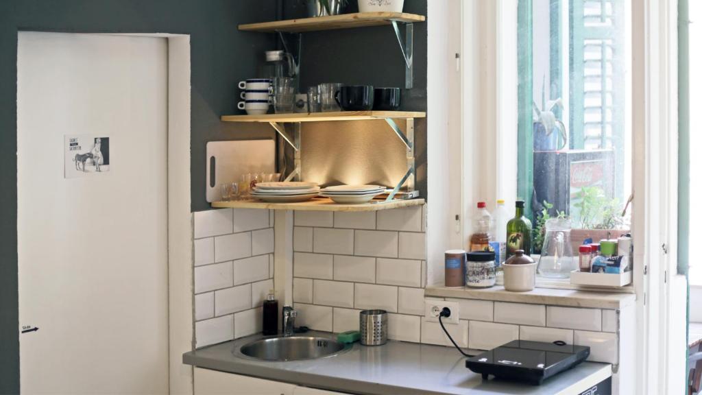 Kitchen, Tchaikovsky Hostel Split (T-Hostel) in Split