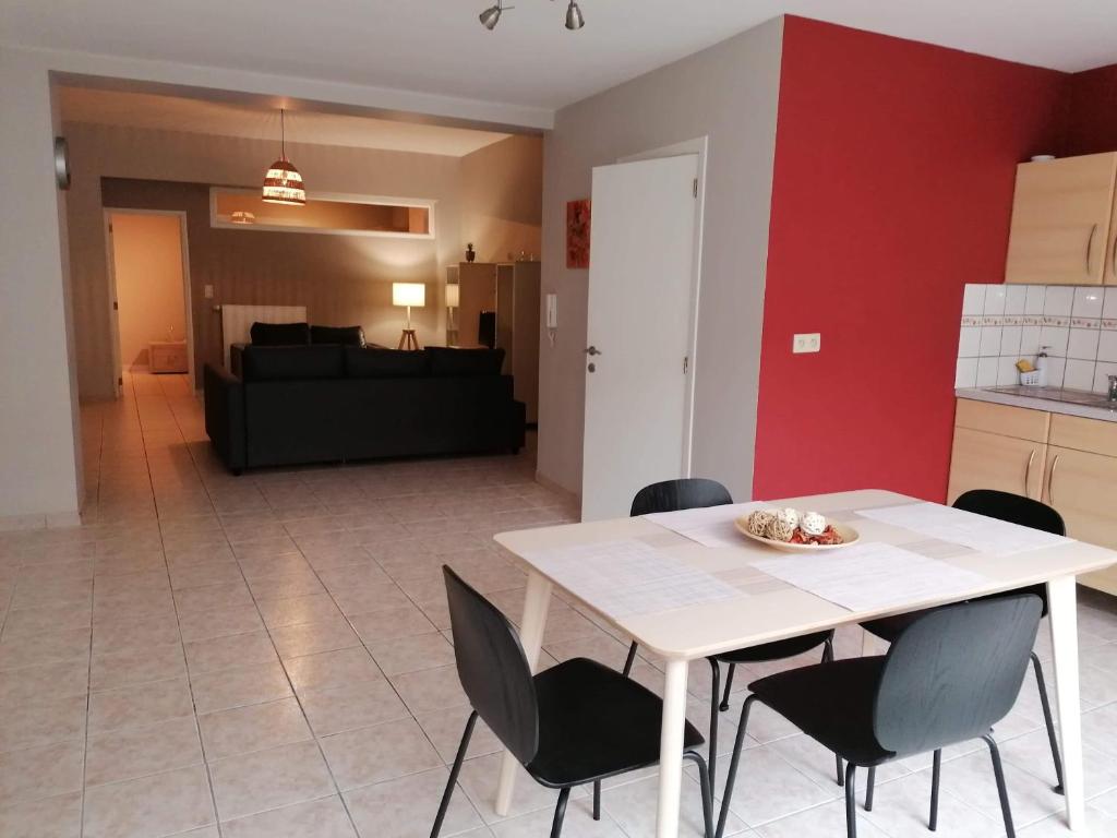 Superbe appartement de 65m2 proche de tout — Hotel in Charleroi