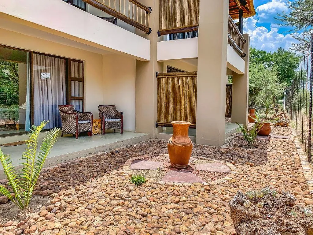 Tshikwalo Game Lodge, hotel in Klipdrift