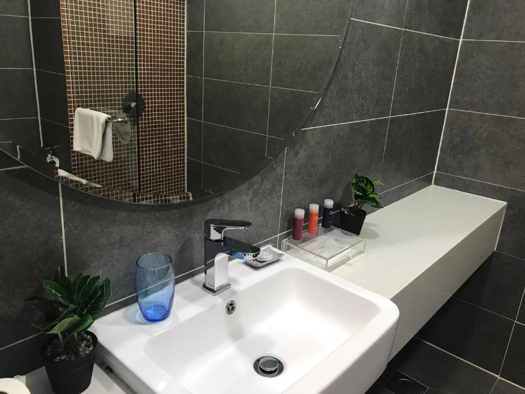 Lux Hotel Room in Damansara Perdana photo