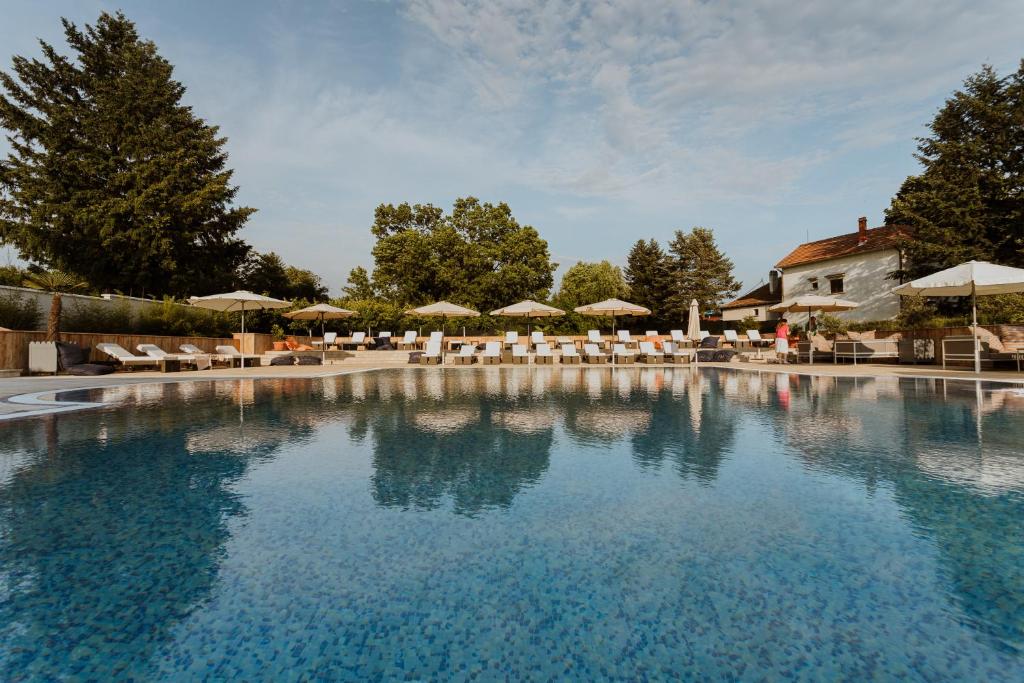 . Hotel 1000 Ruza