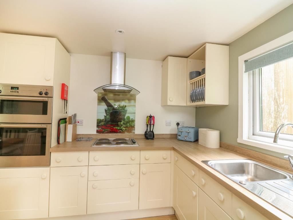 Shilstone Lodge, Whiddon Down photo 4