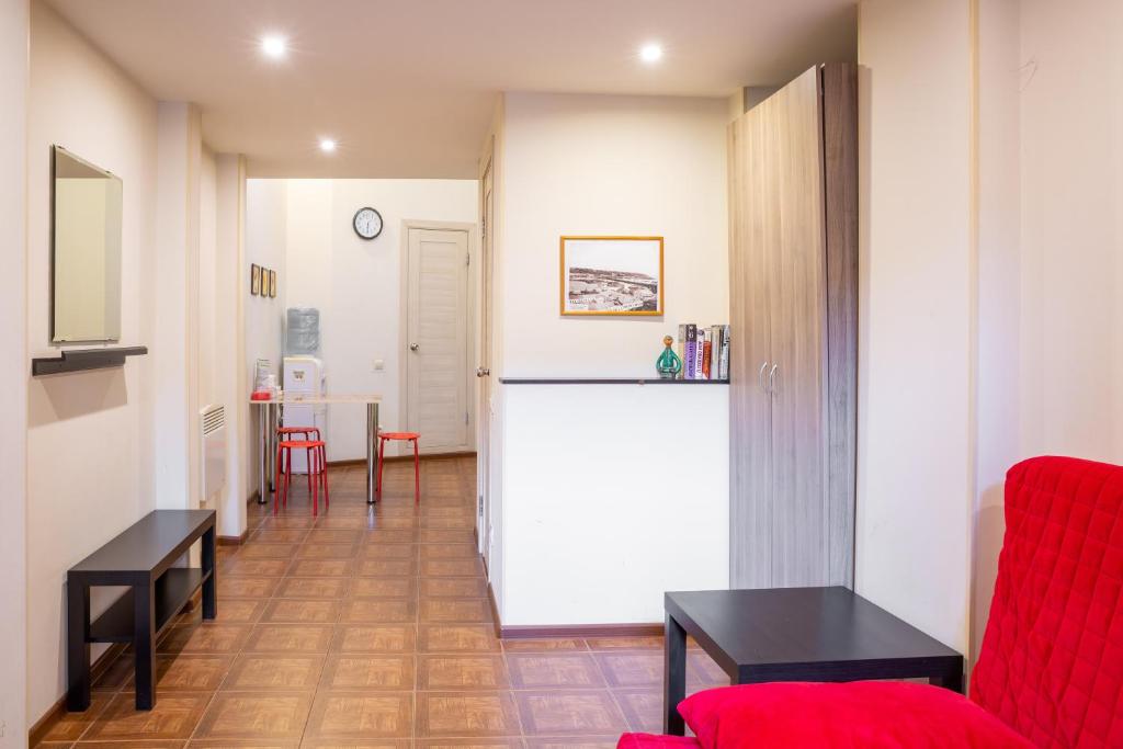 Front desk [24-hour]