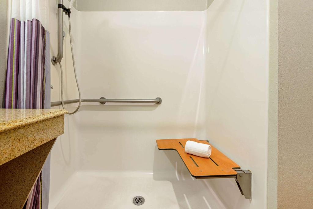 Popular attractions Area Nearby Property