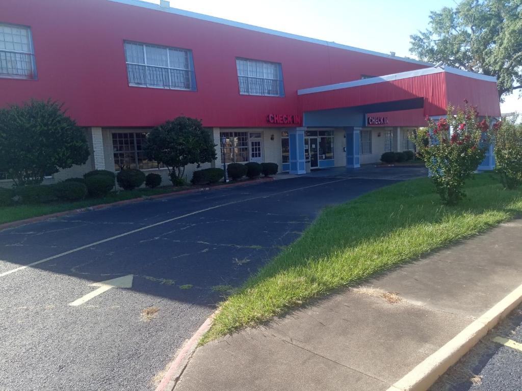 Beautiful Shreveport Cottage on Cross Lake! (LA) reviews, prices