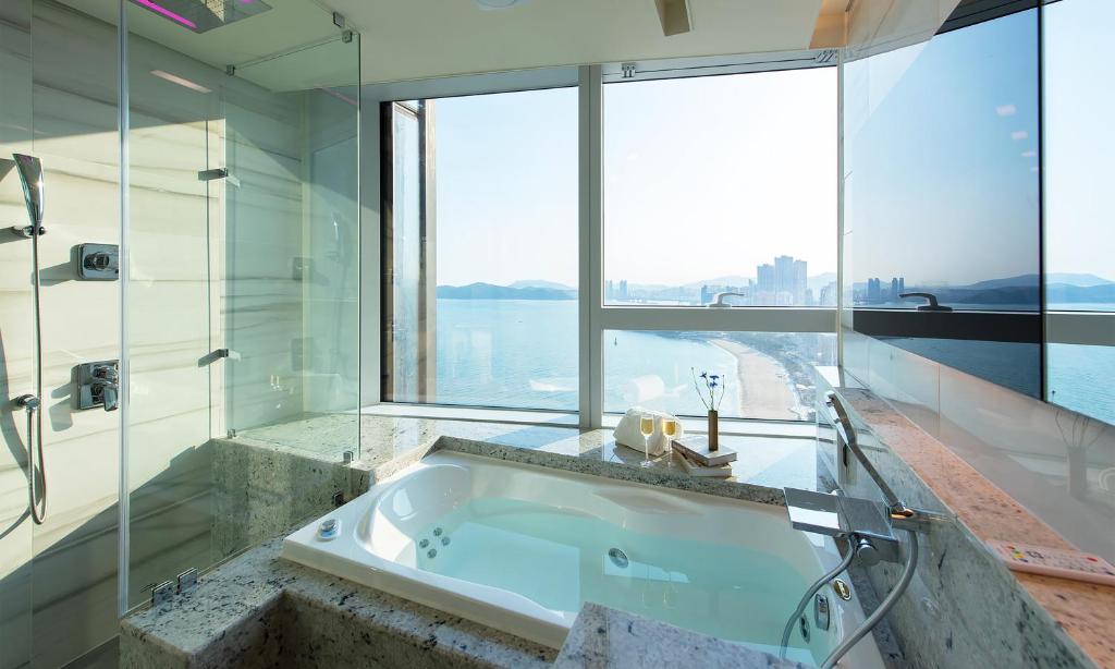 แอลซีที เรสซิเดนซ์ (LCT Residence)