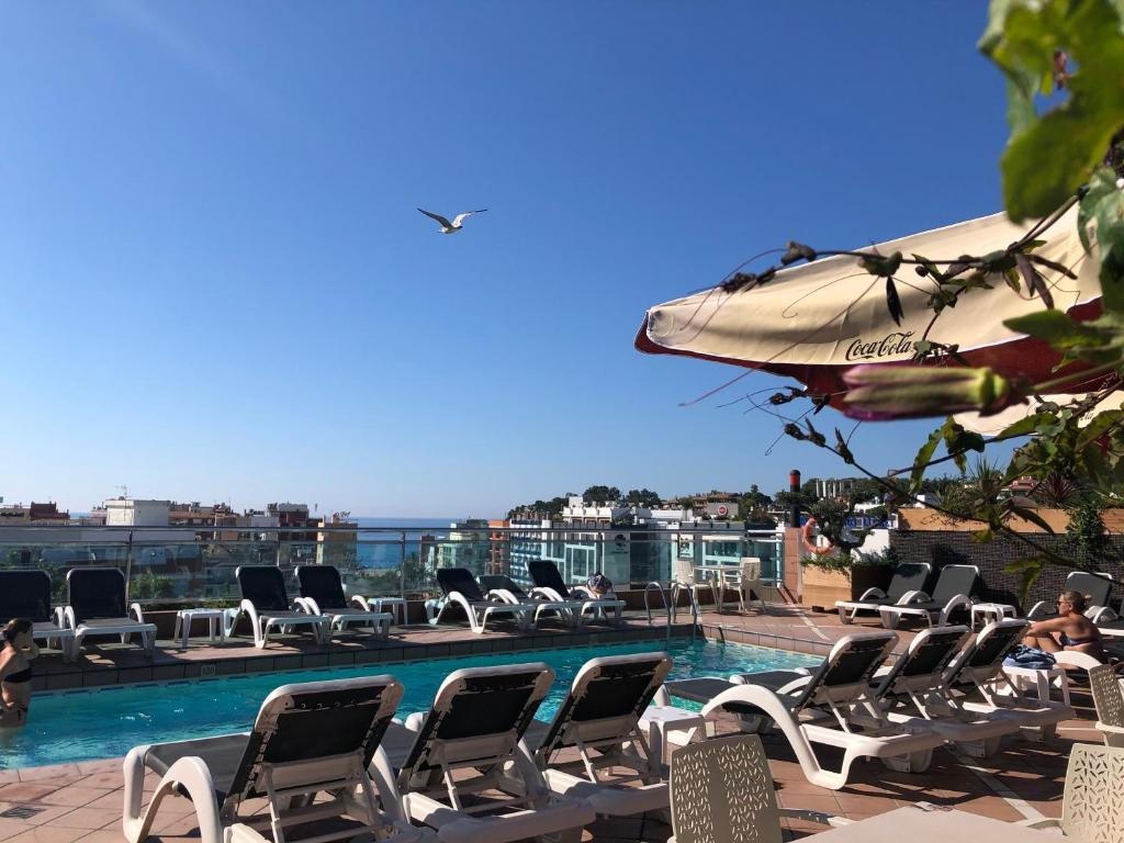 Hotel Astoria Park — Swimming pool in Lloret de Mar, Catalonia