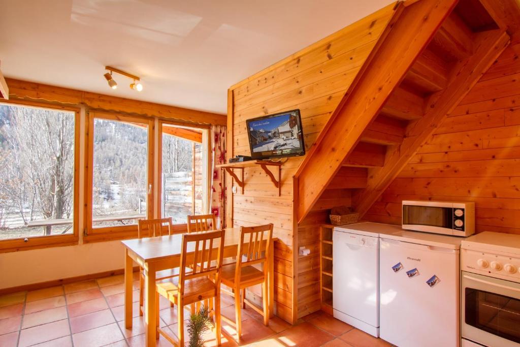 L'Elva Hameau des Chazals Nevache Hautes Alpes - 1