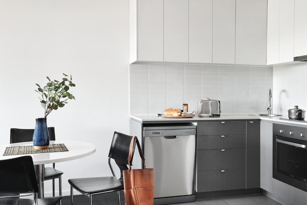 Punthill Apartment Hotels Oakleigh photo