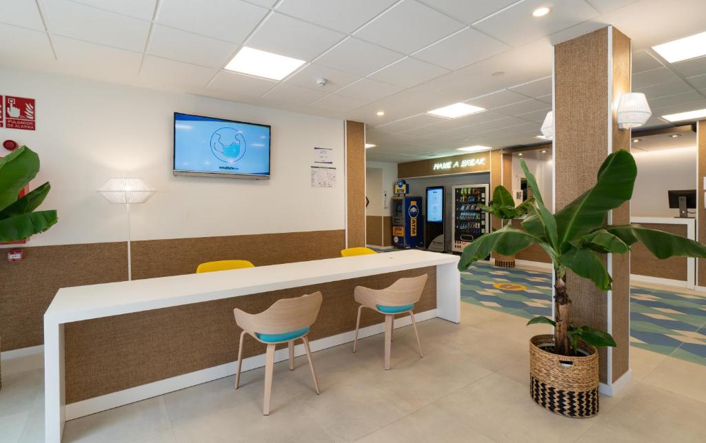 Medplaya Hotel Regente — Restaurant & bars in Benidorm, Valencian Community