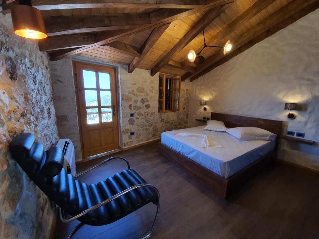 Roots Dhermi — Hotel in Vlora