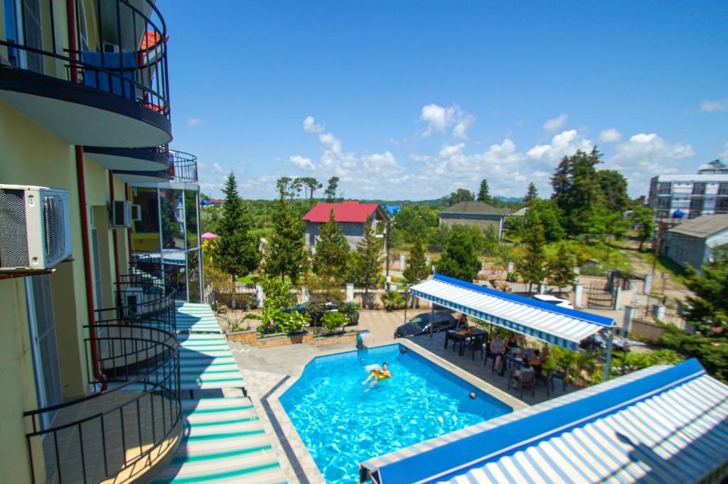 Delta Hotel photo