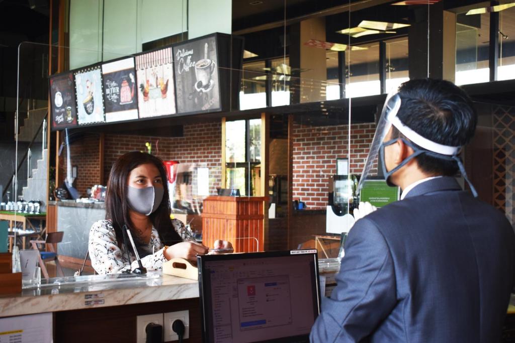 フロント・ロビー